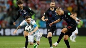 Argentina's Lionel Messi in action with Croatia's Domagoj Vida during the FIFA World Cup Group D game at Nizhny Novgorod Stadium on Thursday.(Reuters) Argentina's Lionel Messi in action with Croatia's Domagoj Vida during the FIFA World Cup Group D game at Nizhny Novgorod Stadium on Thursday.(Reuters)