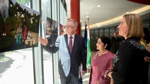 European foreign affairs chief Federica Mogherini (R) and Minister of Foreign Affairs of India Sushma Swaraj (C) look at the European foreign affairs chief Federica Mogherini (R) and Minister of Foreign Affairs of India Sushma Swaraj (C) look at the