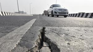 Experts said the roads, as well as the stormwater drains, are in a bad shape, and accumulated water on the road reduces the binding force of the bituminous road.(Sanjeev Verma/HT File Photo) Experts said the roads, as well as the stormwater drains, are in a bad shape, and accumulated water on the road reduces the binding force of the bituminous road.(Sanjeev Verma/HT File Photo)
