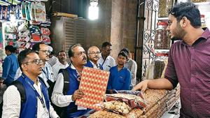The Brihanmumbai Municipal Corporation (BMC) will serve prosecution notices to the 11 shops after they refused to pay fine.(Kunal Patil/HT Photo) The Brihanmumbai Municipal Corporation (BMC) will serve prosecution notices to the 11 shops after they refused to pay fine.(Kunal Patil/HT Photo)