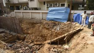 The incident took place at Greater Kailash-2 E-block between 11.45 pm and noon when construction of a multi-storey residential building was going on.(Burhaan Kinu/HT Photo) The incident took place at Greater Kailash-2 E-block between 11.45 pm and noon when construction of a multi-storey residential building was going on.(Burhaan Kinu/HT Photo)