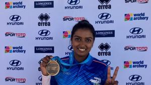 Indian archer Deepika Kumari won the individual recurve final 7-3 at the Salt Lake World Cup.(Twitter) Indian archer Deepika Kumari won the individual recurve final 7-3 at the Salt Lake World Cup.(Twitter)