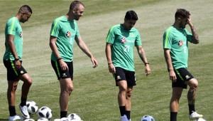 Australia must beat Peru to have a chance of reaching the FIFA World Cup last 16.(AFP) Australia must beat Peru to have a chance of reaching the FIFA World Cup last 16.(AFP)