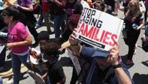 Protestors led by a coalition of interfaith religious leaders demonstrate against US immigration policy that separates parents from their children.(AFP Photo)