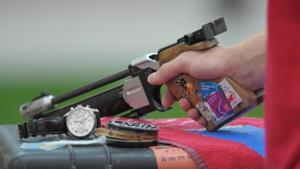 Saurabh Chaudhary shot a total of 243.7 in the 10m air pistol event to win the gold medal at the ISSF Junior World Cup.(Twitter) Saurabh Chaudhary shot a total of 243.7 in the 10m air pistol event to win the gold medal at the ISSF Junior World Cup.(Twitter)