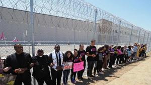 Protestors led by a coalition of interfaith religious leaders demonstrate against US immigration policy that separates parents from their children, June 23, 2018 outside the Otay Mesa Detention Center in San Diego, California.(AFP File Photo) Protestors led by a coalition of interfaith religious leaders demonstrate against US immigration policy that separates parents from their children, June 23, 2018 outside the Otay Mesa Detention Center in San Diego, California.(AFP File Photo)