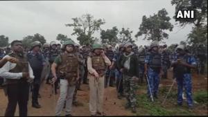 Police fired tear gas shells and used batons to disperse a mob obstructing their search operation to rescue three policemen, who were abducted from an MP’s house in Khunti district by ‘Pathalgadi’ supporters.(ANI Photo) Police fired tear gas shells and used batons to disperse a mob obstructing their search operation to rescue three policemen, who were abducted from an MP’s house in Khunti district by ‘Pathalgadi’ supporters.(ANI Photo)