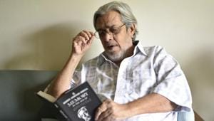 Writer and director Saeed Akhtar Mirza’s new book is Memory in the Age of Amnesia. His best known films are Albert Pinto ko Gussa kyoon aata Hai and Salim Langde pe Mat Ro.(Sanchit Khanna/HT PHOTO) Writer and director Saeed Akhtar Mirza’s new book is Memory in the Age of Amnesia. His best known films are Albert Pinto ko Gussa kyoon aata Hai and Salim Langde pe Mat Ro.(Sanchit Khanna/HT PHOTO)
