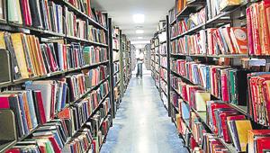 Students will be paid ₹100 for an hour of work, but the hours will be capped at 40 per month. They will be tasked with organising book shelves and counter duties.(HT File) Students will be paid ₹100 for an hour of work, but the hours will be capped at 40 per month. They will be tasked with organising book shelves and counter duties.(HT File)