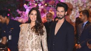 Mira Rajput Kapoor is giving us pregnancy style goals with her nude and gold traditional Indian look. (Instagram) Mira Rajput Kapoor is giving us pregnancy style goals with her nude and gold traditional Indian look. (Instagram)