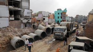 A view of Badshahpur drain adjacent to which the leisure hub is expected to be constructed. Environmentalists from Gwal Pahari have sent legal notices to the MCG and Huda to stop the concretisation work of Badshahpur drain.(Parveen Kumar/HT) A view of Badshahpur drain adjacent to which the leisure hub is expected to be constructed. Environmentalists from Gwal Pahari have sent legal notices to the MCG and Huda to stop the concretisation work of Badshahpur drain.(Parveen Kumar/HT)