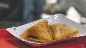 Delhi finally has a place for arguably its best chicken samosas.(HT Photo) Delhi finally has a place for arguably its best chicken samosas.(HT Photo)
