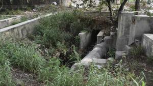 Drainage at Kalindi Colony in Maharani Bagh, New Delhi.(Burhaan Kinu/HT PHOTO) Drainage at Kalindi Colony in Maharani Bagh, New Delhi.(Burhaan Kinu/HT PHOTO)