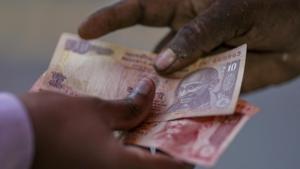 The rupee had breached the lifetime low and crossed the Rs 69 to a dollar level last week.(Dhiraj Singh/Bloomberg) The rupee had breached the lifetime low and crossed the Rs 69 to a dollar level last week.(Dhiraj Singh/Bloomberg)