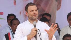 Congress president Rahul Gandhi interacts with farmers.(File Photo) Congress president Rahul Gandhi interacts with farmers.(File Photo)