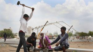 Preparations for PM Narendra Modi's proposed public meeting at Amrudon ka Bagh in Jaiupr.(Himanshu Vyas/HT PHOTO) Preparations for PM Narendra Modi's proposed public meeting at Amrudon ka Bagh in Jaiupr.(Himanshu Vyas/HT PHOTO)