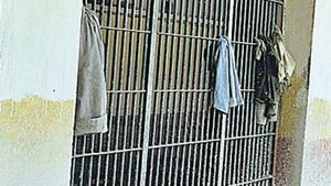A complaint against the alleged collusion between the inmates and the jail staff was lodged with the Alwar Police.(Sonu Mehta/HT File Photo) A complaint against the alleged collusion between the inmates and the jail staff was lodged with the Alwar Police.(Sonu Mehta/HT File Photo)