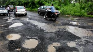 Potholes at Saket road ,India, on Wednesday, July 04, 2018(HT Photo) Potholes at Saket road ,India, on Wednesday, July 04, 2018(HT Photo)