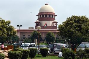 The Supreme Court concluded that the Lieutenant Governor (LG) is not a titular head, but rather, an ‘administrator’ as distinct from the Governor of a State. But in the hybrid constitutional scheme for the Government of National Capital Territory of Delhi, involving two executives, the Court held that the LG must act in accordance with the aid and advice of the Council of Ministers.(Sonu Mehta/HT PHOTO) The Supreme Court concluded that the Lieutenant Governor (LG) is not a titular head, but rather, an ‘administrator’ as distinct from the Governor of a State. But in the hybrid constitutional scheme for the Government of National Capital Territory of Delhi, involving two executives, the Court held that the LG must act in accordance with the aid and advice of the Council of Ministers.(Sonu Mehta/HT PHOTO)