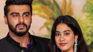 Kapoor cousins Arjun Kapoor and Janhvi Kapoor pose for a picture during the wedding reception of Bollywood actor Sonam Kapoor and businessman Anand Ahuja in Mumbai.(PTI)
