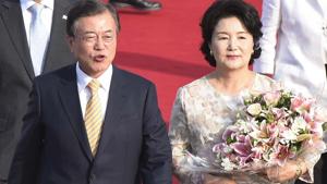 South Korean President Moon Jae-in and his wife Kim Jung-sook arrive at Technical Palam Airport in New Delhi, marking his first ever visit to India, on Sunday, July 08, 2018.(Vipin Kumar/HT PHOTO) South Korean President Moon Jae-in and his wife Kim Jung-sook arrive at Technical Palam Airport in New Delhi, marking his first ever visit to India, on Sunday, July 08, 2018.(Vipin Kumar/HT PHOTO)