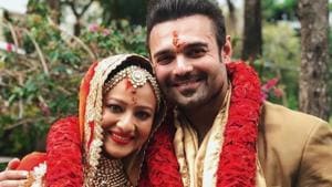 Mimoh Chakraborty and Madalsa Sharma have already registered their marriage. Mimoh Chakraborty and Madalsa Sharma have already registered their marriage.