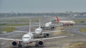 Sources said that while 89 flights arrived late by around 25 minutes or more, as many as 318 departures suffered an average delay of 53 minutes.(PTI file photo) Sources said that while 89 flights arrived late by around 25 minutes or more, as many as 318 departures suffered an average delay of 53 minutes.(PTI file photo)