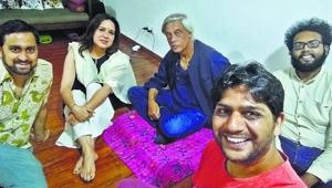 Manjari Chaturvedi with Sudhir Mishra (centre) and friends. Manjari Chaturvedi with Sudhir Mishra (centre) and friends.
