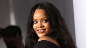 Rihanna’s Fenty Beauty collection boasts 40 shades of foundation and the 30-year-old singer does not just stick with one of them as her skin tone changes on a daily basis.(Shutterstock) Rihanna’s Fenty Beauty collection boasts 40 shades of foundation and the 30-year-old singer does not just stick with one of them as her skin tone changes on a daily basis.(Shutterstock)