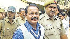 Gangster Munna Bajrangi’s wife had warned that he would be killed if shifted from Jhansi jail.(PTI File) Gangster Munna Bajrangi’s wife had warned that he would be killed if shifted from Jhansi jail.(PTI File)