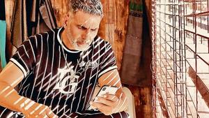 Akshay Kumar is experimenting with his looks for Housefull 4 and he is not afraid to sport some greys. Akshay Kumar is experimenting with his looks for Housefull 4 and he is not afraid to sport some greys.