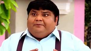 As per Dr Muffi Lakdawala, Kavi Kumar Azad weighed 265 kgs when he first met him. As per Dr Muffi Lakdawala, Kavi Kumar Azad weighed 265 kgs when he first met him.