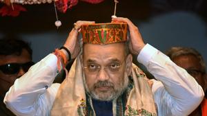 BJP president Amit Shah wears 'Mithala Pag' during a meeting with office-bearers in Patna.(PTI File Photo) BJP president Amit Shah wears 'Mithala Pag' during a meeting with office-bearers in Patna.(PTI File Photo)