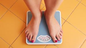 Weight loss plateau: Weighing scale refuses to move? Here’s what you can do.(Shutterstock)