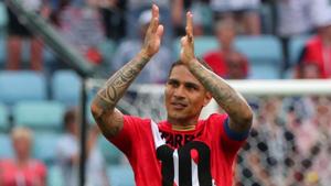 Peru's Paolo Guerrero wears Jefferson Farfan jersey at the end of their FIFA World Cup 2018 match.(REUTERS) Peru's Paolo Guerrero wears Jefferson Farfan jersey at the end of their FIFA World Cup 2018 match.(REUTERS)
