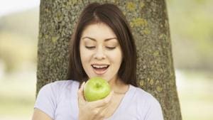 What to eat before exercise: A systematic food regimen before workouts can help you meet your fitness and weight loss goals.(Shutterstock) What to eat before exercise: A systematic food regimen before workouts can help you meet your fitness and weight loss goals.(Shutterstock)