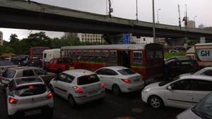There have been traffic jams almost every day on the busy highway for weeks now.(Bachchan Kumar) There have been traffic jams almost every day on the busy highway for weeks now.(Bachchan Kumar)