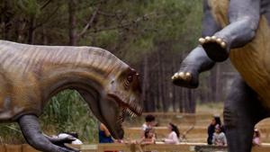 People visit the Dino Park, an outdoor museum with more than 120 models of dinosaurs, in Lourinha.(AFP Photo) People visit the Dino Park, an outdoor museum with more than 120 models of dinosaurs, in Lourinha.(AFP Photo)
