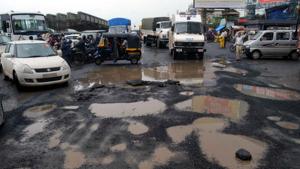 Fatalities caused by potholes jumped 50% last year to almost 3,600, with a further 4,250 deaths on or around roads under construction, according to government figures.(Rishikesh Choudhary/ Hindustan Times) Fatalities caused by potholes jumped 50% last year to almost 3,600, with a further 4,250 deaths on or around roads under construction, according to government figures.(Rishikesh Choudhary/ Hindustan Times)