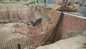 A four-year-old boy and a daily wage worker were killed in the collapse,(HT Photo) A four-year-old boy and a daily wage worker were killed in the collapse,(HT Photo)