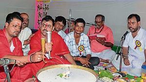 A havan being held at the Dhanbad Municipal Corporation (DMC) building to ward off the ghost of woman.(Bijay/HT Photo) A havan being held at the Dhanbad Municipal Corporation (DMC) building to ward off the ghost of woman.(Bijay/HT Photo)