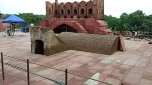 During the cleaning of rampart at Lahore Darwaza of Delhi’s Red Fort, a spot from where the Prime Minister addresses the nation every Independence Day, the Archaeological Survey of India (ASI) has stumbled upon a hidden underground chamber.(HT Photo)