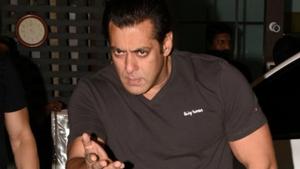 Actor Salman Khan arrives at the Eid party organised by his sister Arpita Khan, in Mumbai.(IANS) Actor Salman Khan arrives at the Eid party organised by his sister Arpita Khan, in Mumbai.(IANS)