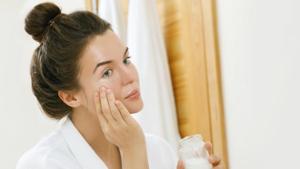 Beauty tips: Coconut oil should not be used as a moisturiser for your face.(Shutterstock) Beauty tips: Coconut oil should not be used as a moisturiser for your face.(Shutterstock)