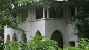 Jinnah’s house, South Court (pictured), is an unoccupied property in Malabar Hill, a premium neighbourhood of Mumbai.(HT/File Photo) Jinnah’s house, South Court (pictured), is an unoccupied property in Malabar Hill, a premium neighbourhood of Mumbai.(HT/File Photo)