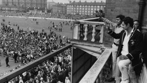 24th August 1971: Indian skipper Ajit Wadekar and teammate B S Chandraserhar wave to cheering crowds at the Oval after India won the Test Series against England.(Getty Images) 24th August 1971: Indian skipper Ajit Wadekar and teammate B S Chandraserhar wave to cheering crowds at the Oval after India won the Test Series against England.(Getty Images)