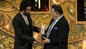 Ranbir Kapoor and Rishi Kapoor during the 19th International Indian Film Academy (IIFA) Awards 2018 in Bangkok.(IANS) Ranbir Kapoor and Rishi Kapoor during the 19th International Indian Film Academy (IIFA) Awards 2018 in Bangkok.(IANS)