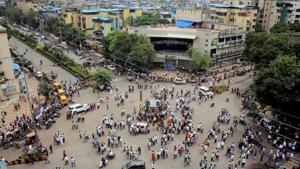 Maratha Kranti Morcha block the traffic during their statewide bandh called for reservations in jobs and education, at Kopar Khairane, Navi Mumbai.(PTI Photo) Maratha Kranti Morcha block the traffic during their statewide bandh called for reservations in jobs and education, at Kopar Khairane, Navi Mumbai.(PTI Photo)