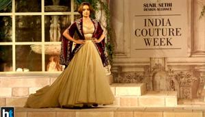 Kangana Ranaut was a confident, stylish and unique bride at India Couture Week 2018.(Raajessh Kashyap/HT Photo) Kangana Ranaut was a confident, stylish and unique bride at India Couture Week 2018.(Raajessh Kashyap/HT Photo)