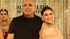 Tarun Tahiliani walks with Aditi Rao Hydari at the India Couture Week.(Raajessh Kashyap/HT Photo) Tarun Tahiliani walks with Aditi Rao Hydari at the India Couture Week.(Raajessh Kashyap/HT Photo)